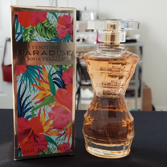 Sofia Vergara Tempting Paradise - NWOT